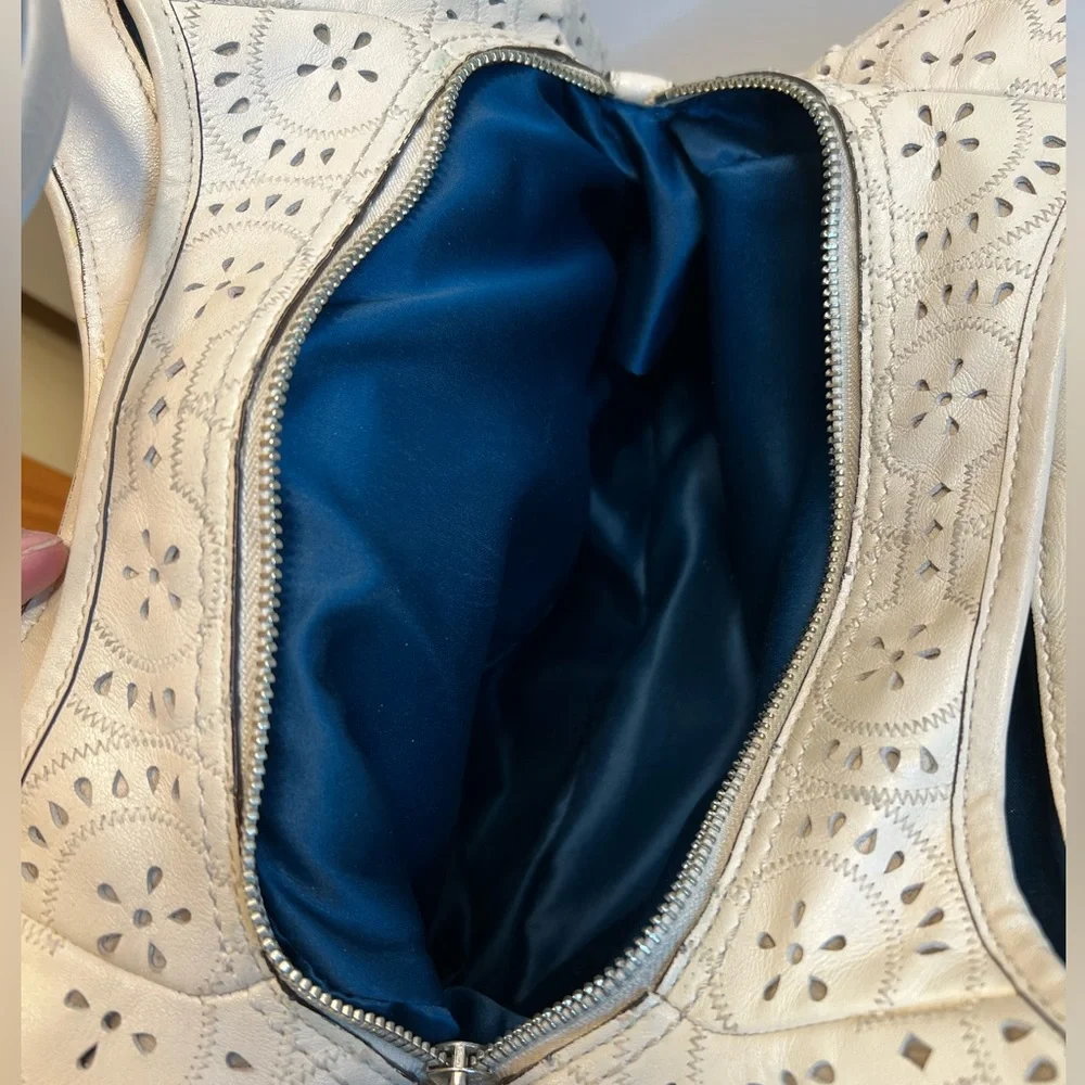 COACH Laser Cut Ivory Maggie Shoulder Bag Silver Hardware Hang Tags and Dustbag